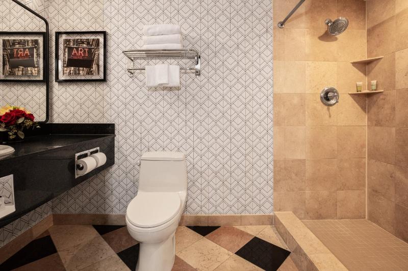 Spa Suite image 2