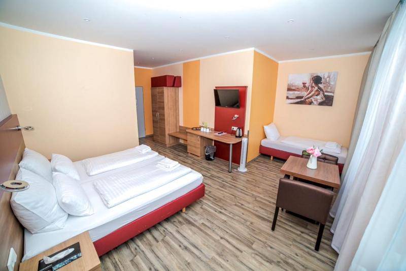 Triple Room image 3