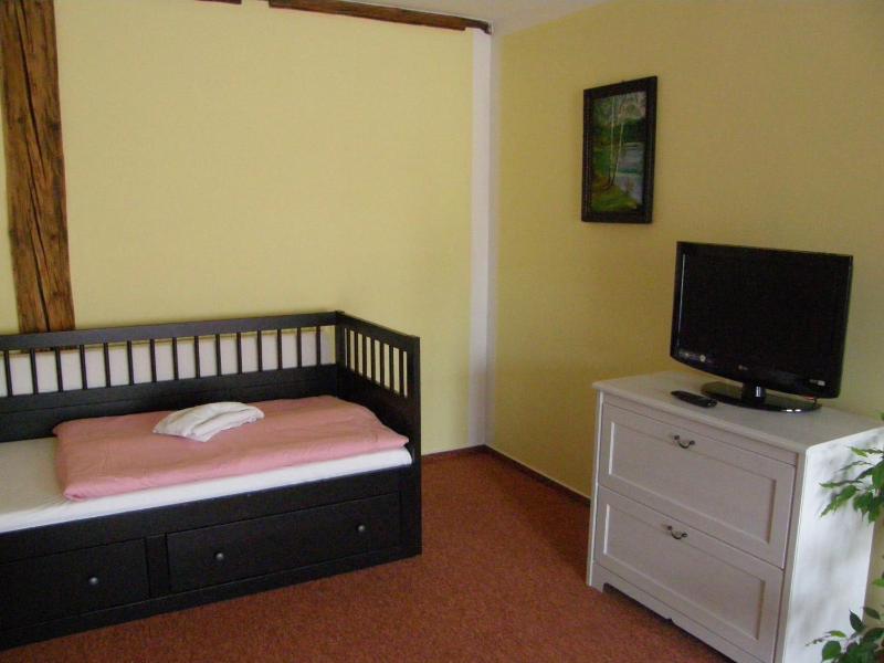 Single Room image 3
