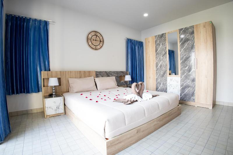 Grand View Premium - image 1