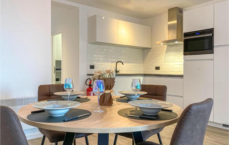 Amazing Apartment In Oostende With Wifi - image 2