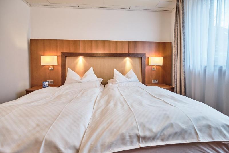 Double Room image 1