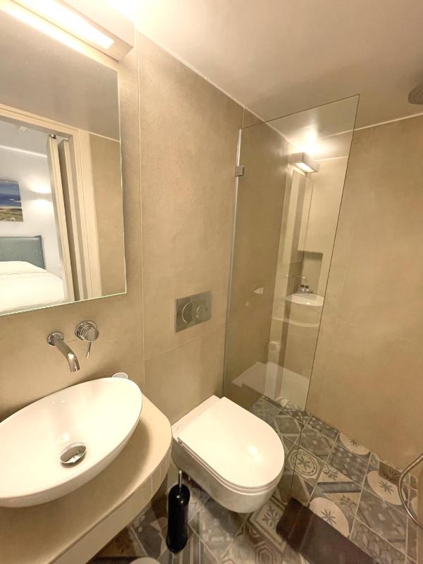 Budget Double Room Ground Floor  image 4