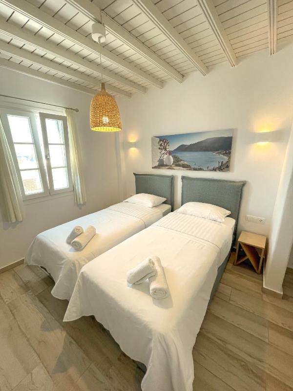 Double or Twin Room with City View image 3