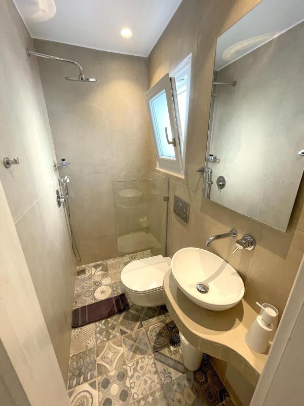 Double Room upper floor image 3