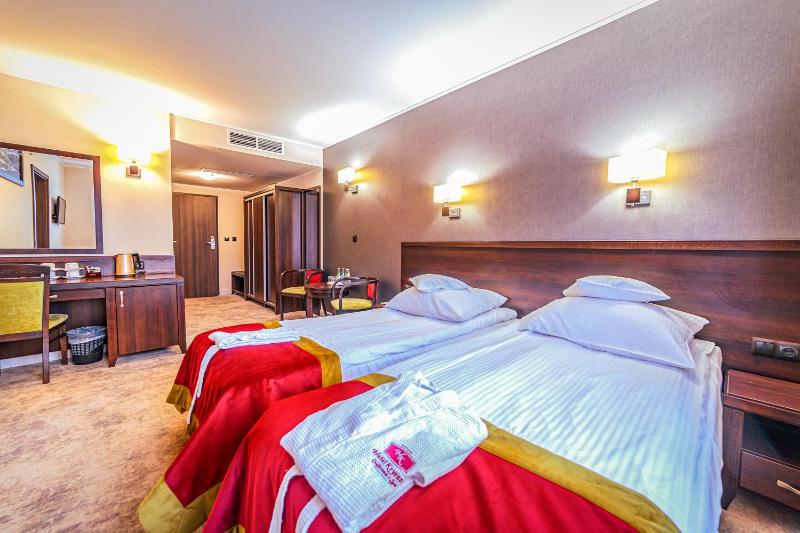 Double or Twin Room with Balcony image 3