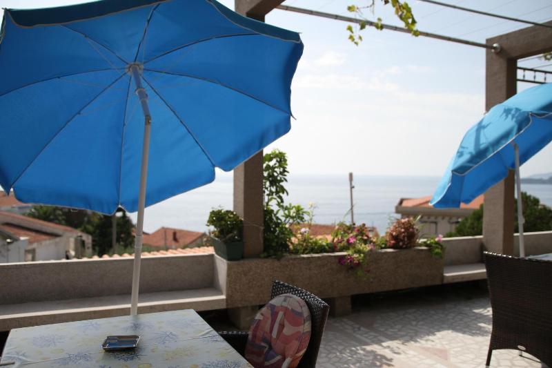 Studio with Balcony and Sea View image 2