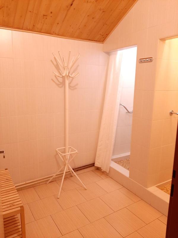 Basic Triple Room with Shared Bathroom image 4