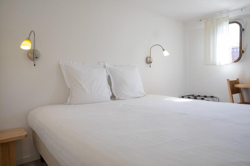 Double Room with Private Bathroom image 1