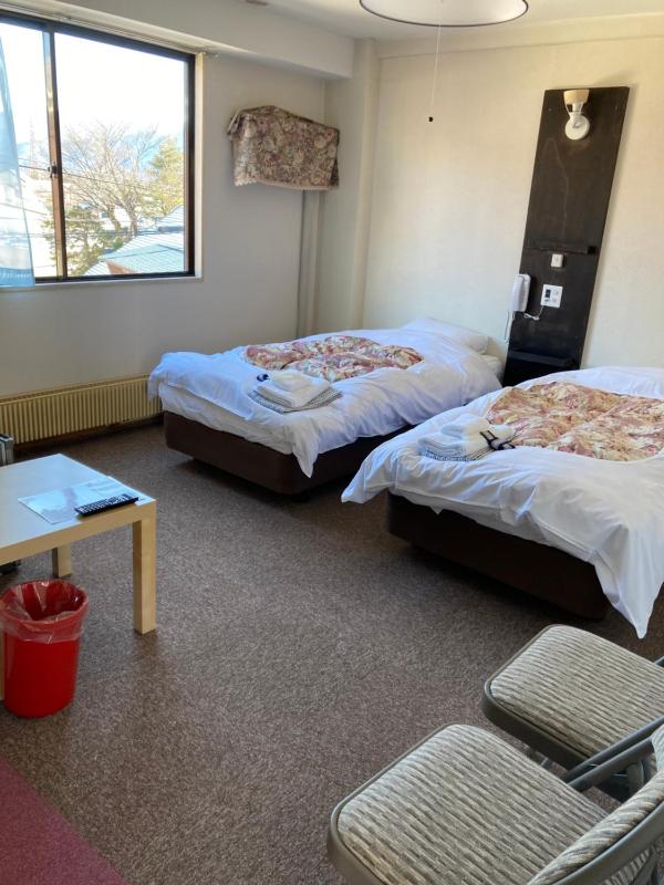 Standard Twin Room image 2