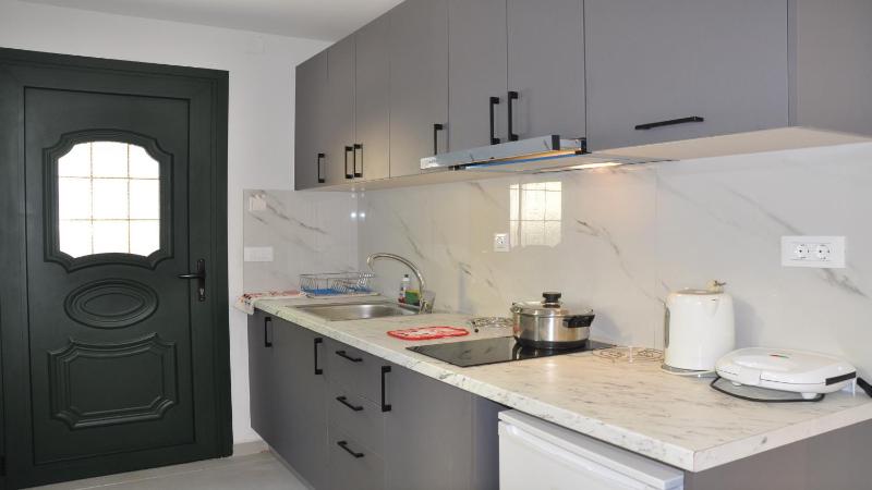 Standard Triple Studio image 4