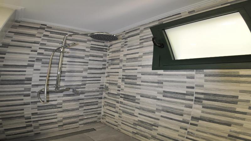 Standard Triple Studio image 2