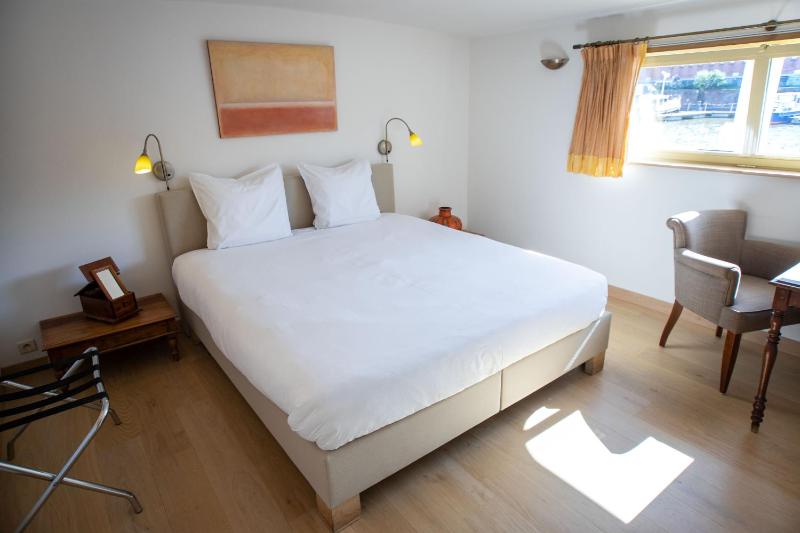 Double Room with Private Bathroom image 1
