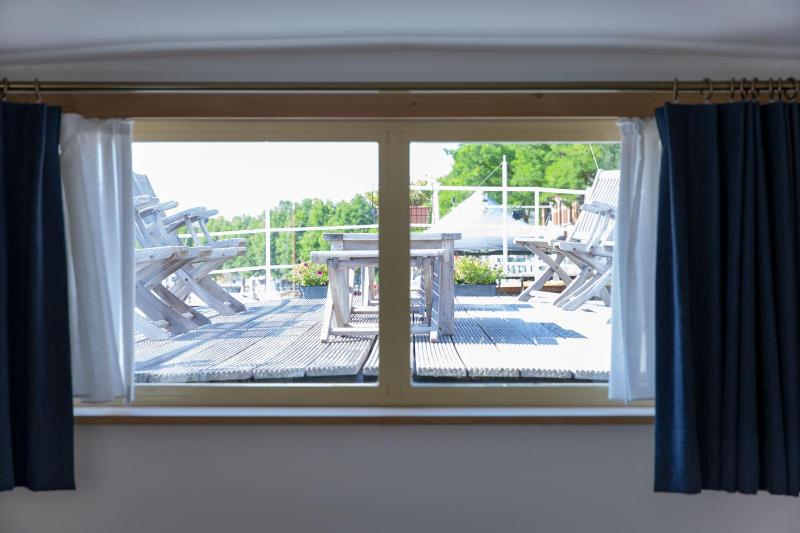 Triple Room with Bathroom image 2