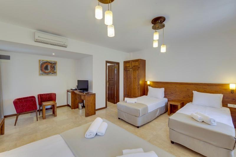 Quadruple Room image 1