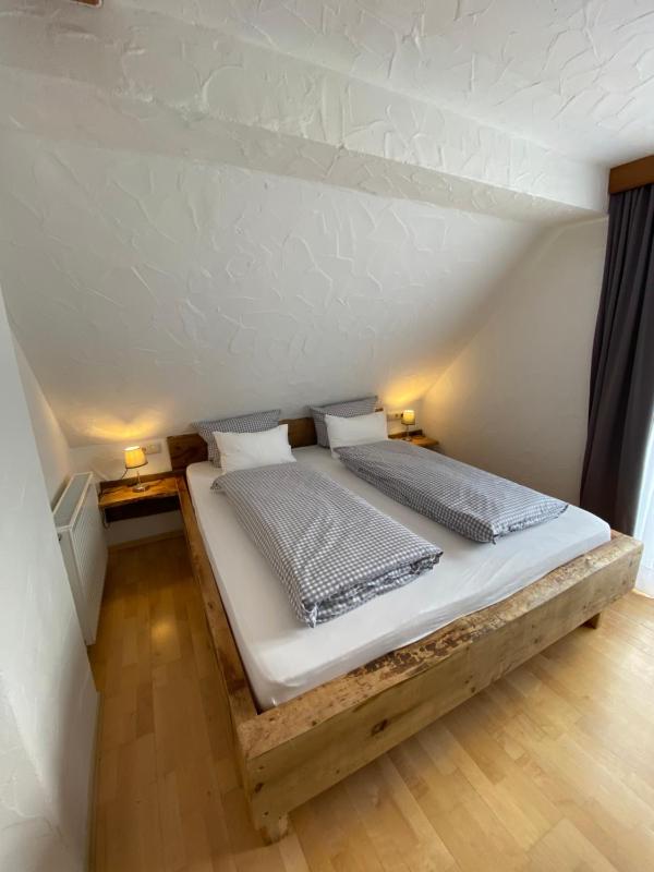 Standard Double Room image 3
