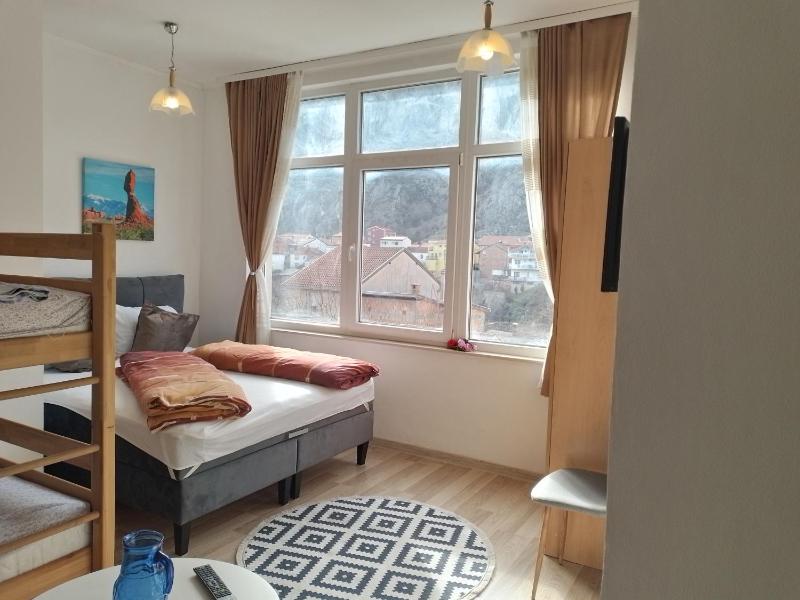 Triple Room with Private Bathroom image 1