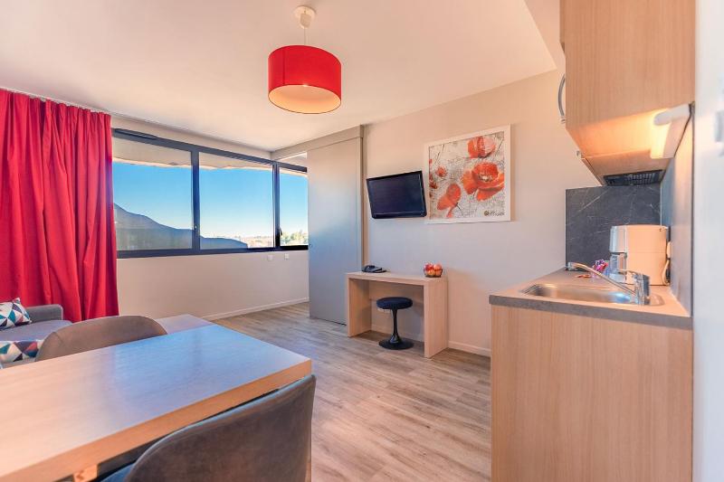  One-Bedroom Apartment image 4