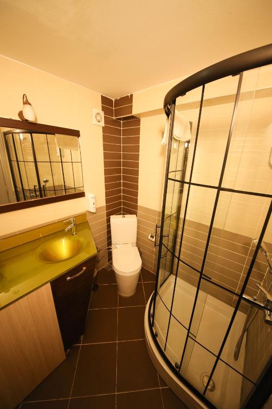 Standard Double Room image 3