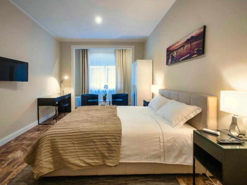 Deluxe Double Room image 1