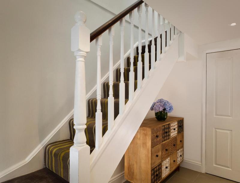 One-Bedroom Apartment image 4