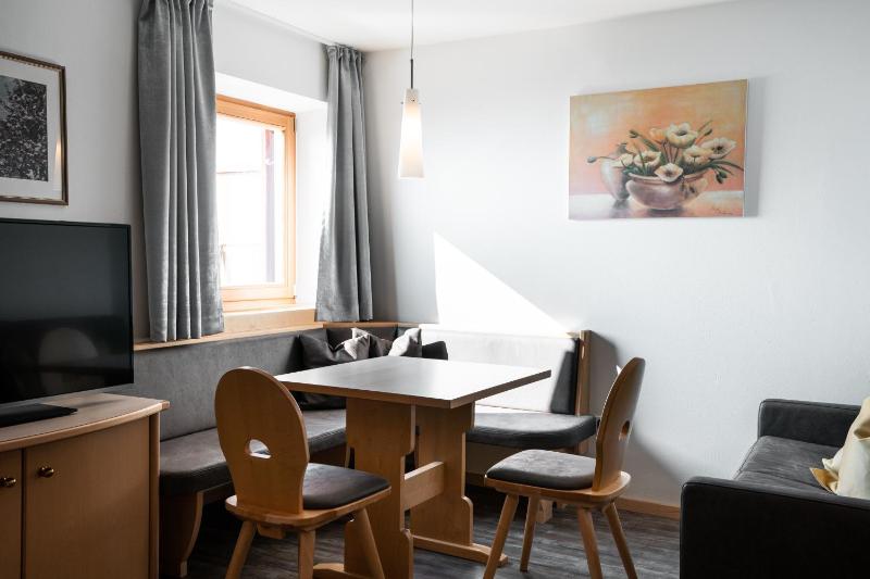 Studio Apartment image 2