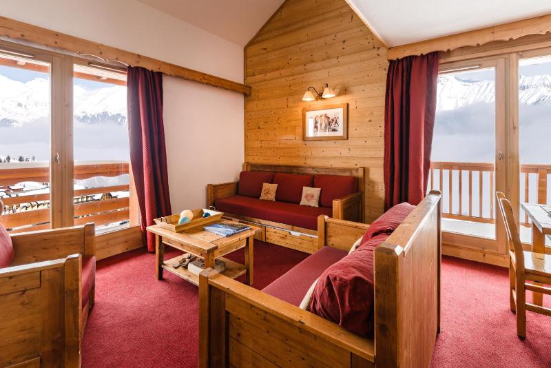 One-Bedroom Apartment with Alcove (6 Adults) image 1