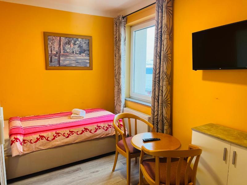 Single Room image 2