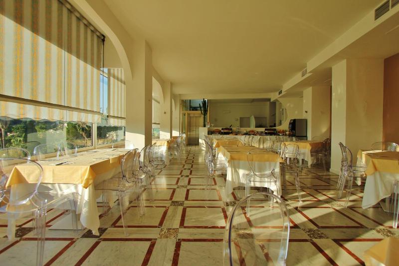 Baia Azzurra Hotel - image 15