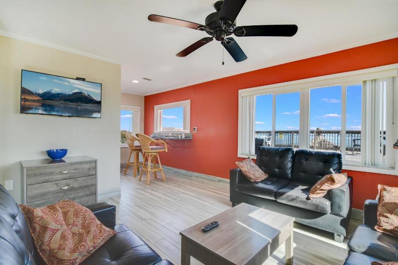 Two-Bedroom Suite with Ocean View - Non-Smoking image 4