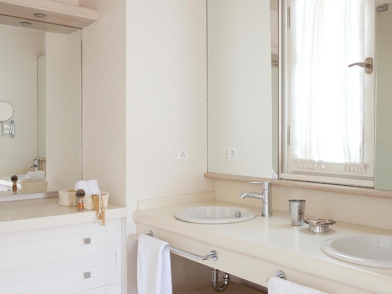 Double Room image 1