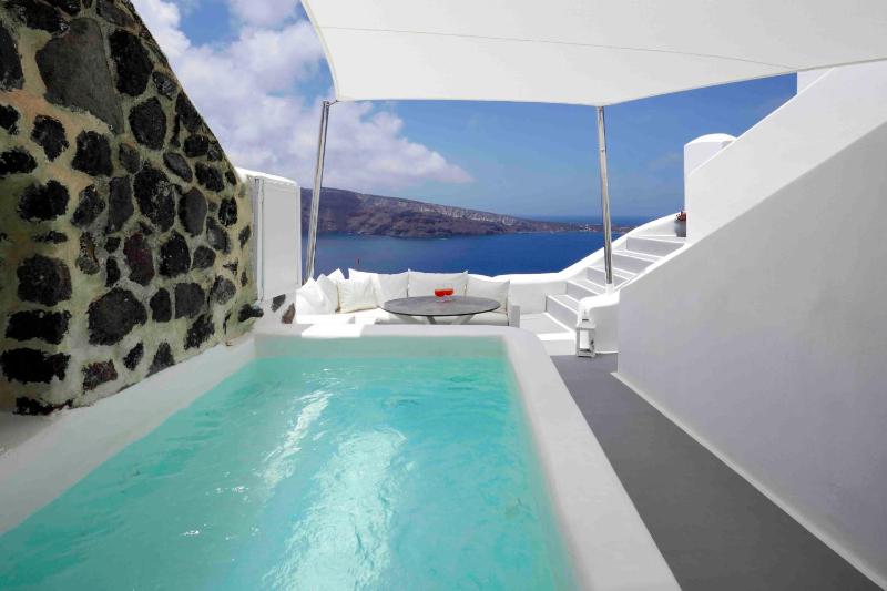 Grand Cave with Outdoor Hot Tub and Caldera View image 2