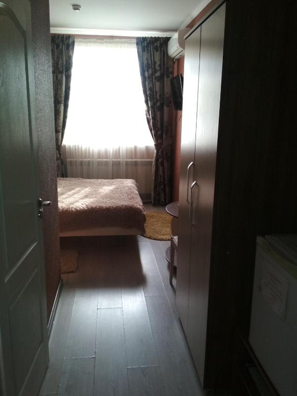 Standard Double Room image 4