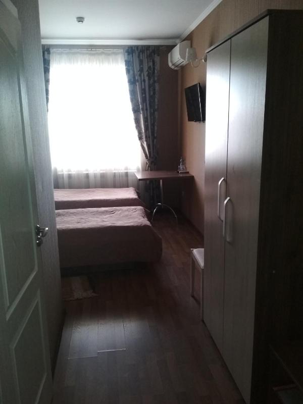 Budget Twin Room image 4