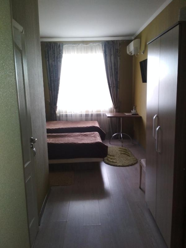 Superior Twin Room image 3