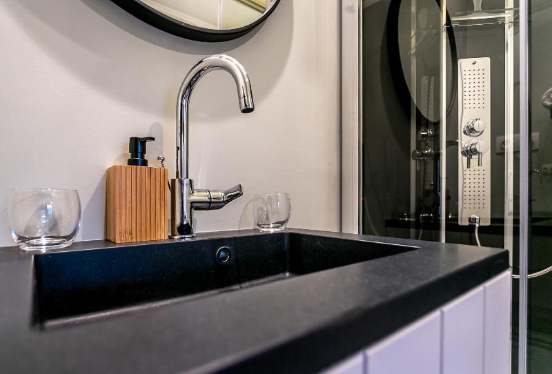 The Newport Lodge included 3h PRIVATE indoor welnes & use e-bikes - image 10
