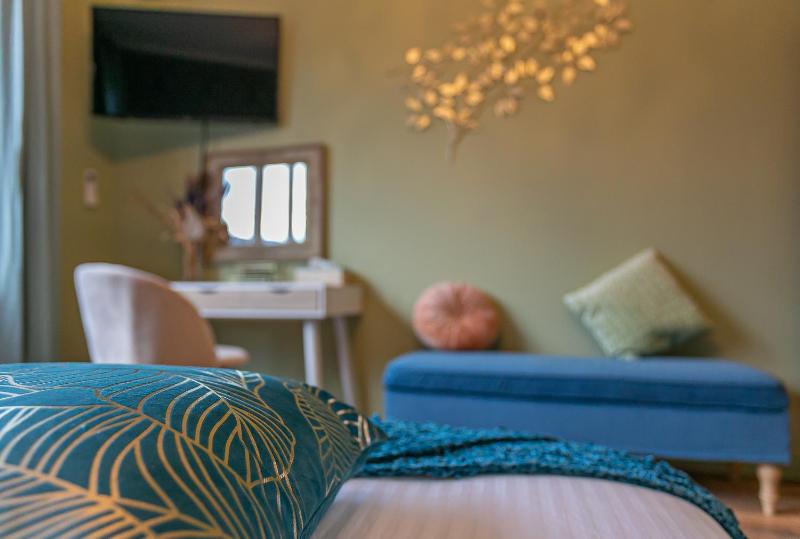 The Newport Lodge included 3h PRIVATE indoor welnes & use e-bikes - image 9