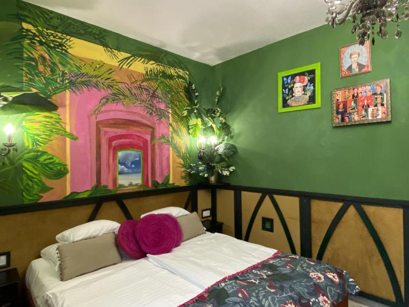 Double Room image 1