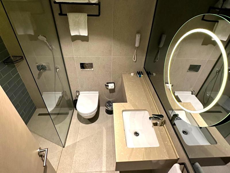 Deluxe Triple Room image 3