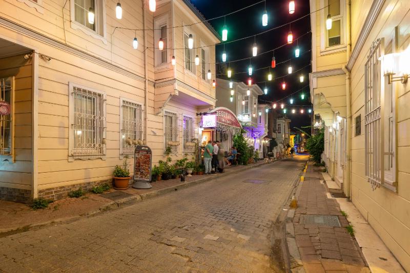 Enderun by Otantik Suites - image 7