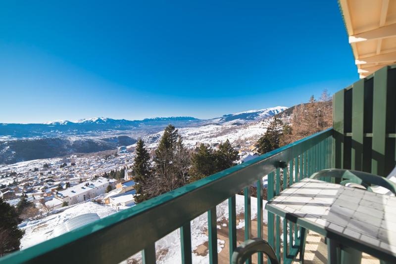 Triple Room with Mountain View image 2
