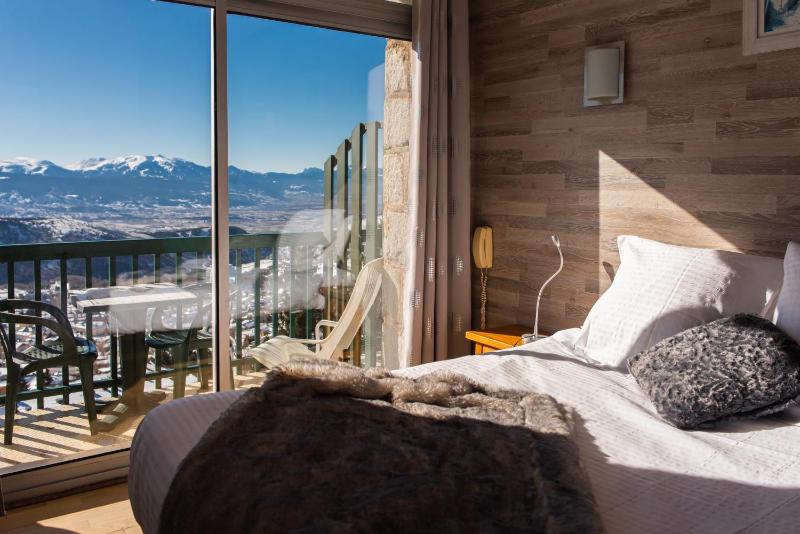 Double Room with Mountain View image 1