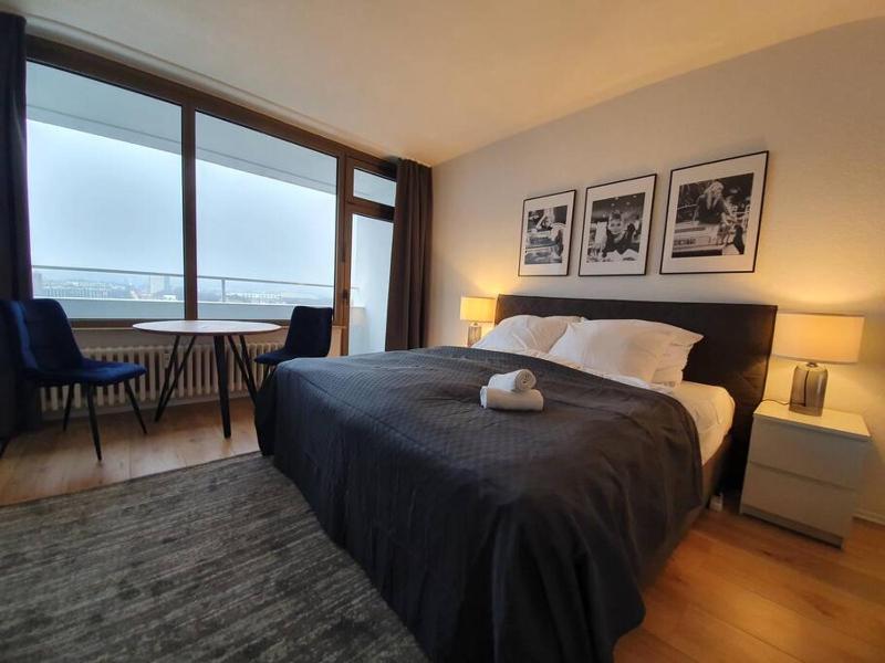 Penthouse mit einzigartigem Blick über Essen - image 1