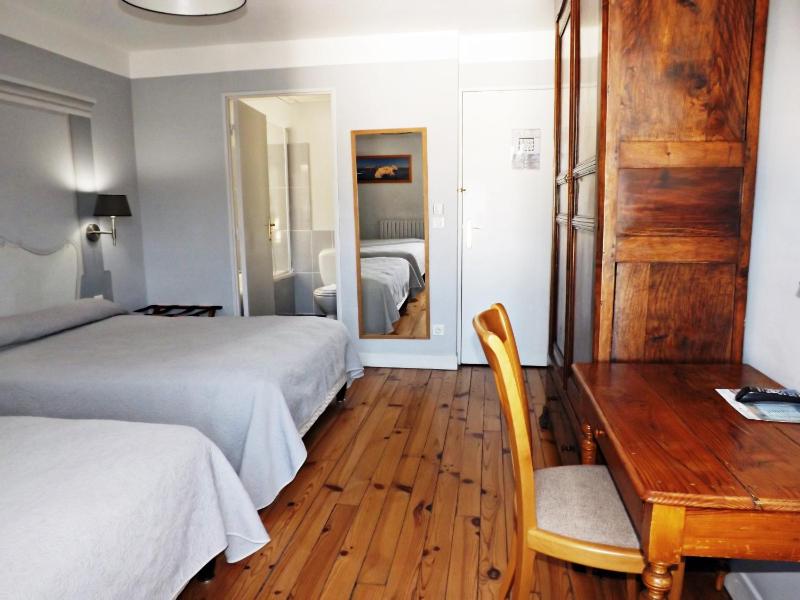 Quadruple Room image 2