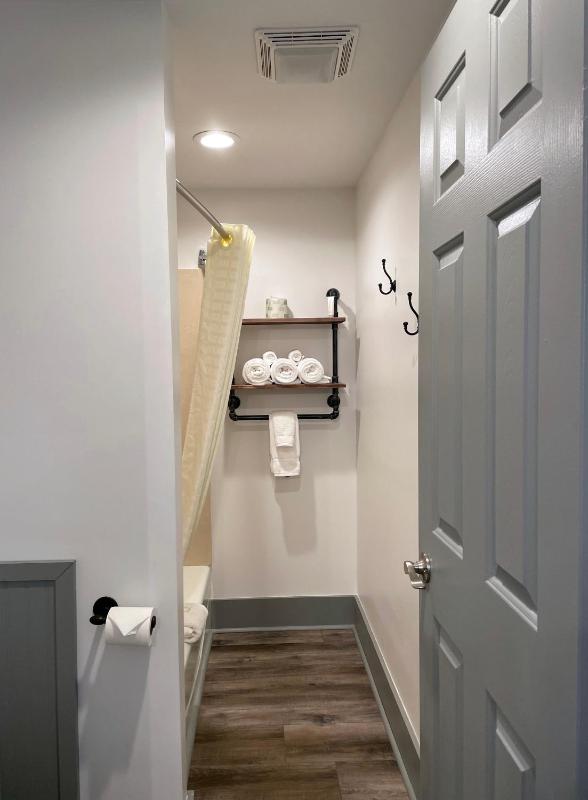 Standard Double Room with Double Beds image 3