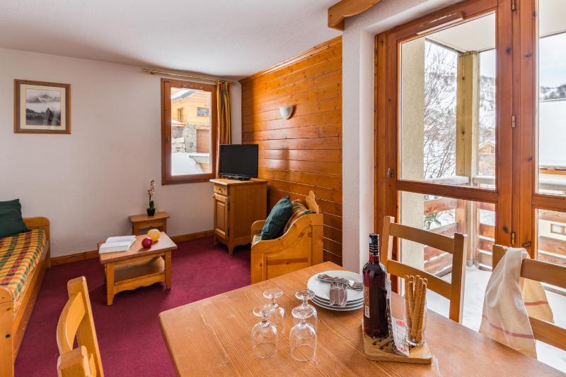 One-Bedroom Apartment with Alcove or Duplex Alcove (6 Adults) image 3