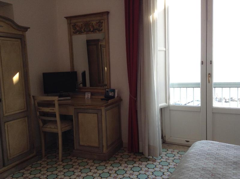 Double Room image 2
