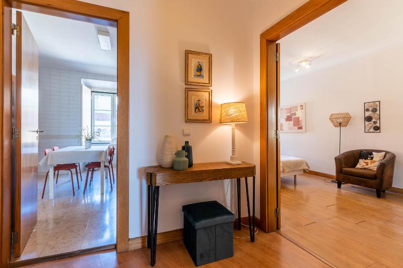 Localtraveling Chiado Trindade - image 15