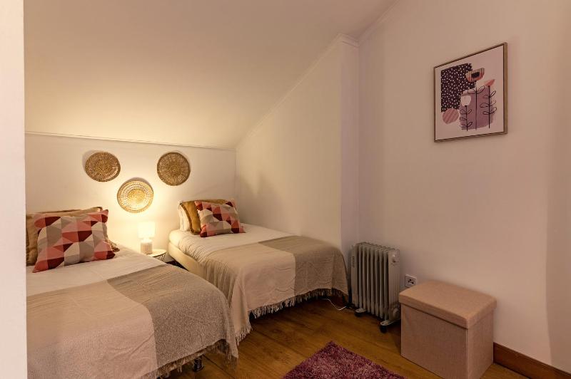 Localtraveling Chiado Trindade - image 5