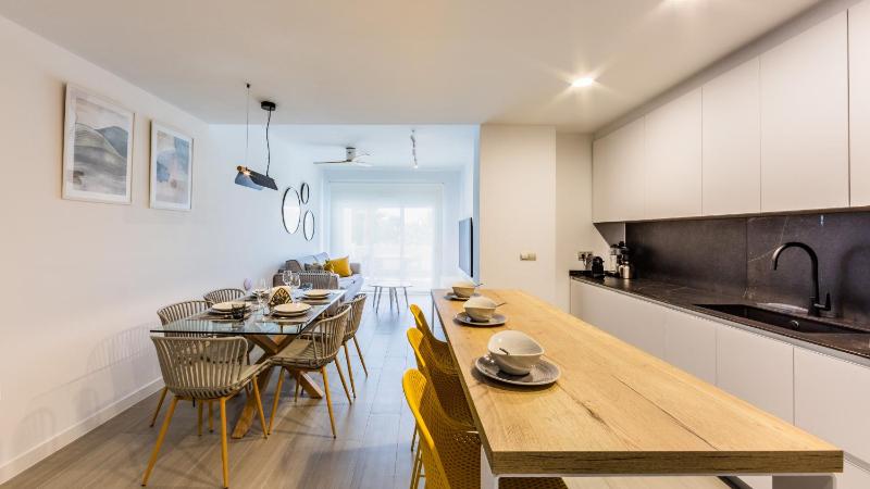 Luxury Apartment with Golf View image 1